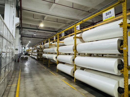 उच्च स्पष्टता पीईटी थर्मल लैमिनेशन फिल्म के साथ चमकदारता 90 डिग्री से अधिक और 11-250 माइक्रोन मोटाई थर्मल लैमिनेटर के लिए