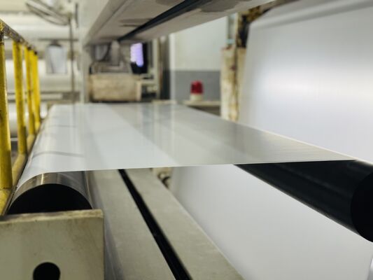 उच्च स्पष्टता और पेशेवर उपयोग के लिए कई एक्सट्रूज़न प्रसंस्करण के साथ स्पष्ट रंग पीईटी थर्मल लेमिनेशन फिल्म