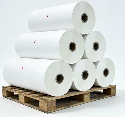 पानी और यूवी प्रतिरोधी मैट लेमिनेशन फिल्म दोहरे पक्षों के साथ कोरोना उपचार और टिकाऊ सतह परिष्करण के लिए 17-45 माइक्रोन मोटाई