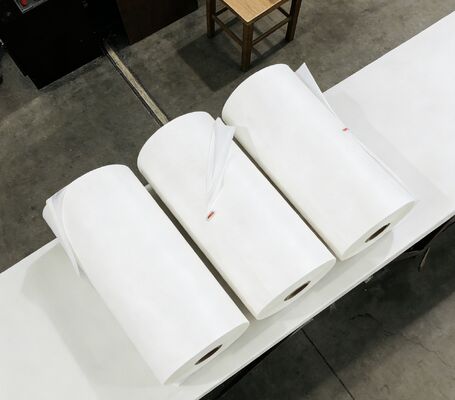 रासायनिक प्रतिरोध और 12-30 माइक्रोन की अनुकूलित मोटाई में परावर्तक सतह खत्म के साथ धातुकृत पीईटी फिल्म