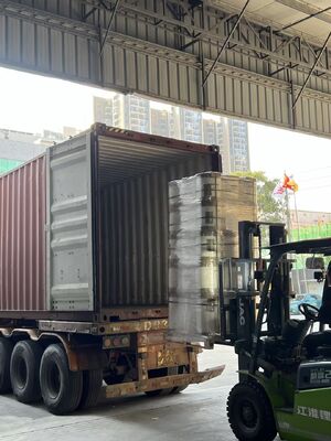 100 मिमी से 2200 मिमी चौड़ाई और खाद्य ग्रेड थर्मल चिपकने वाला के साथ डबल कोरोना उपचारित लेमिनेटिंग फिल्म रोल