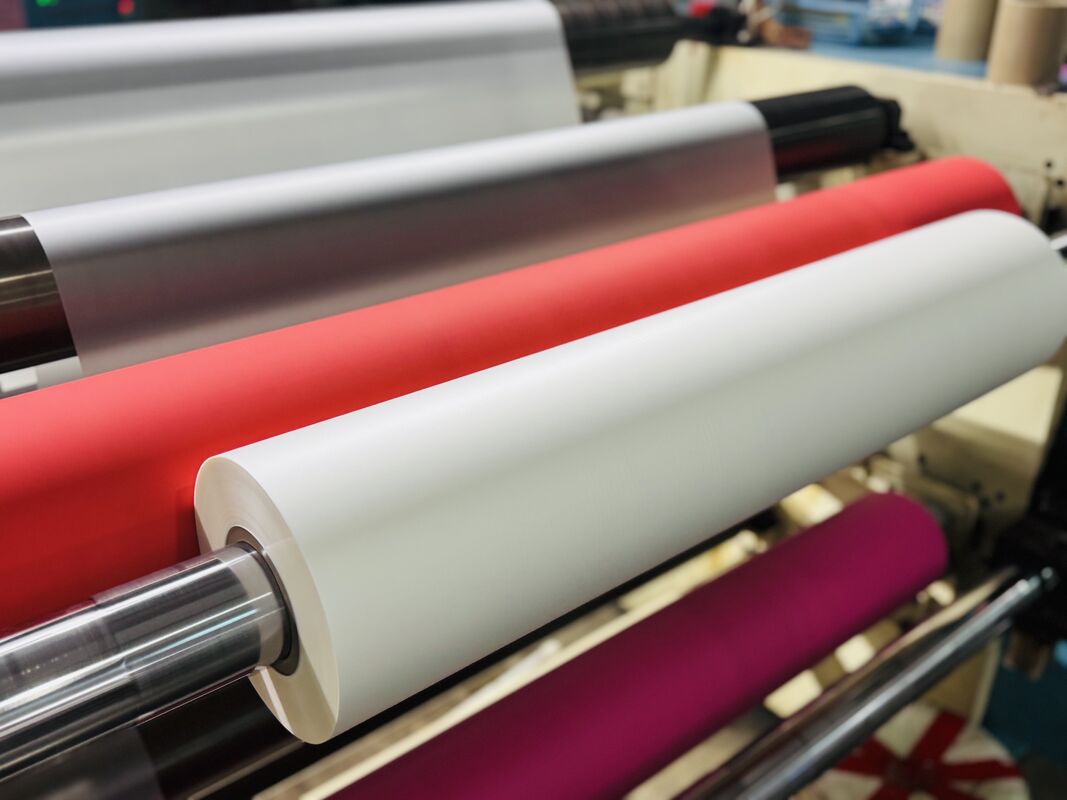 अनुकूलन योग्य लेबलिंग, लंबी शेल्फ लाइफ और बेहतर सुरक्षा के लिए निर्बाध फिनिश के साथ प्रीमियम मैट लैमिनेशन फिल्म