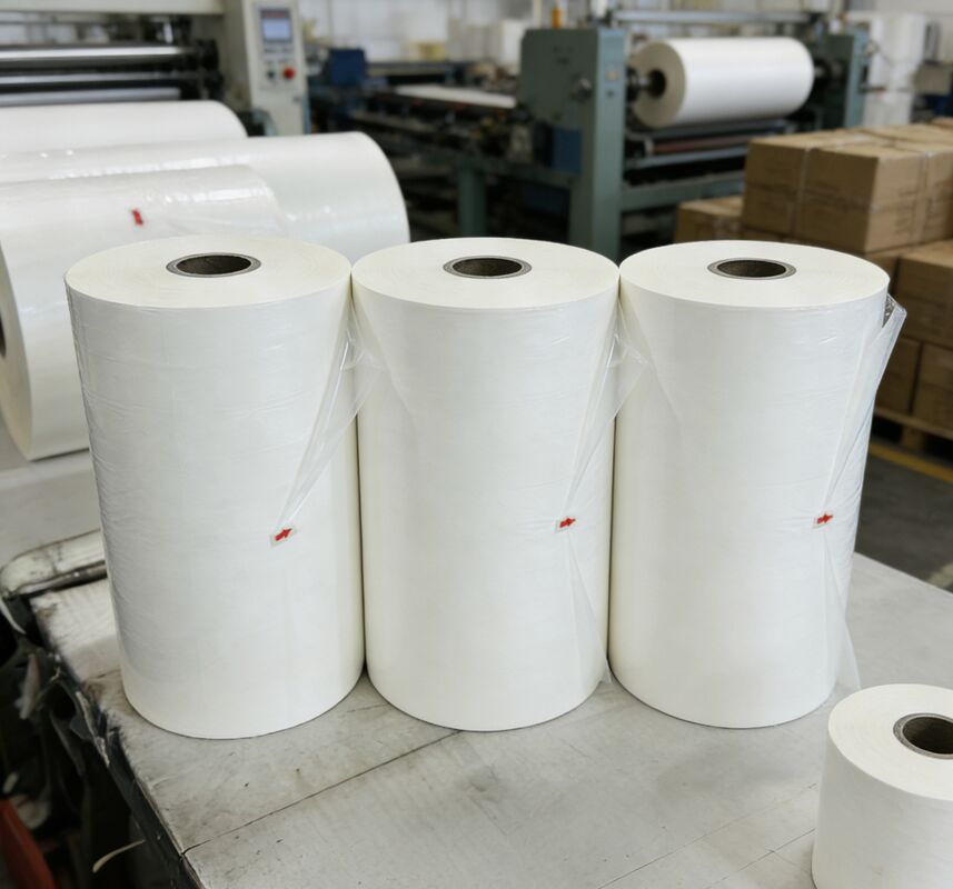 डबल साइड ट्रीटमेंट ग्लॉस लैमिनेशन फिल्म विथ ह्यूमिडिटी प्रूफ और मल्टीपल एक्सट्रूज़न प्रोसेस फॉर इम्प्रूव्ड पैकेजिंग