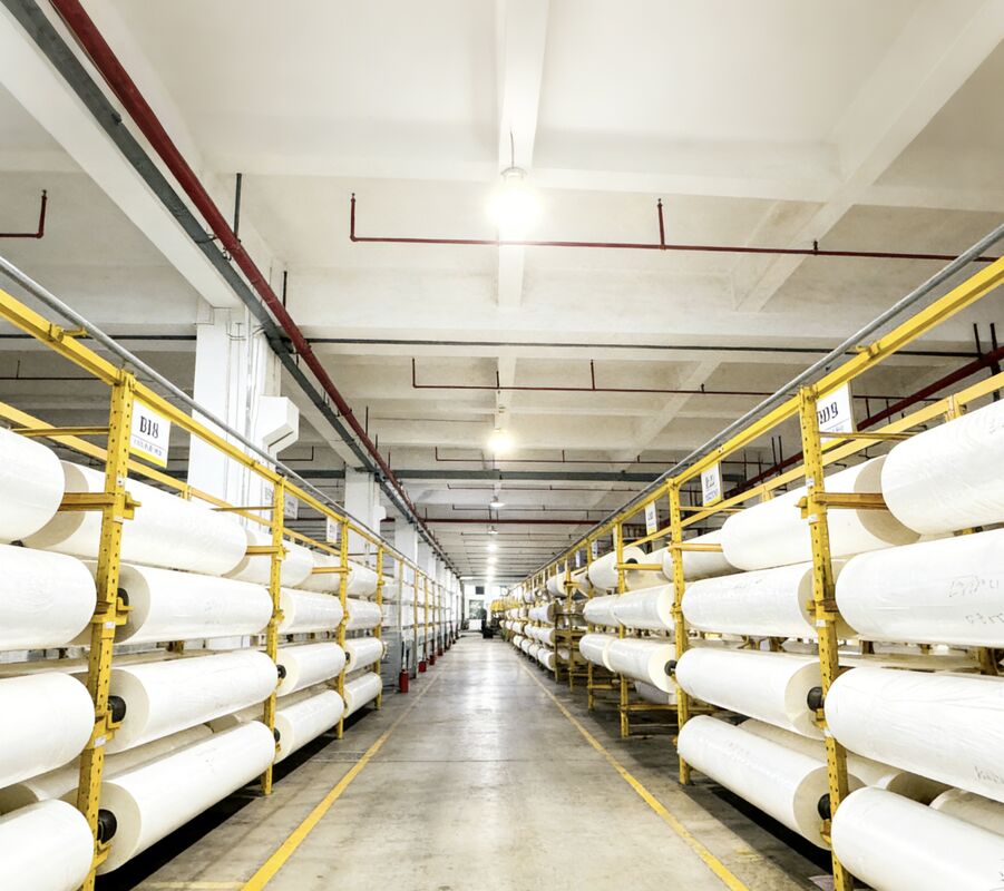 पुनर्नवीनीकरण योग्य और पर्यावरण के अनुकूल चमकदार लेमिनेशन फिल्म जिसमें कई एक्सट्रूज़न प्रसंस्करण और नमी-सबूत विशेषताएं हैं