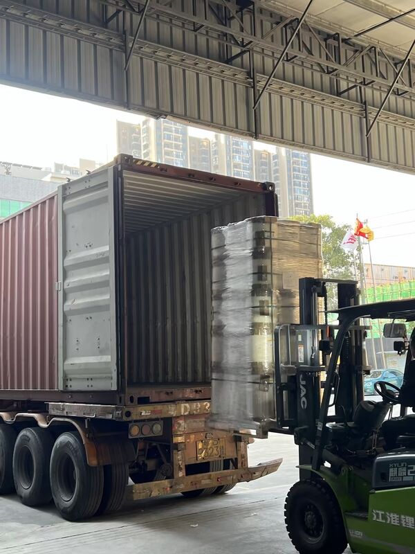 100 मिमी से 2200 मिमी चौड़ाई और खाद्य ग्रेड थर्मल चिपकने वाला के साथ डबल कोरोना उपचारित लेमिनेटिंग फिल्म रोल