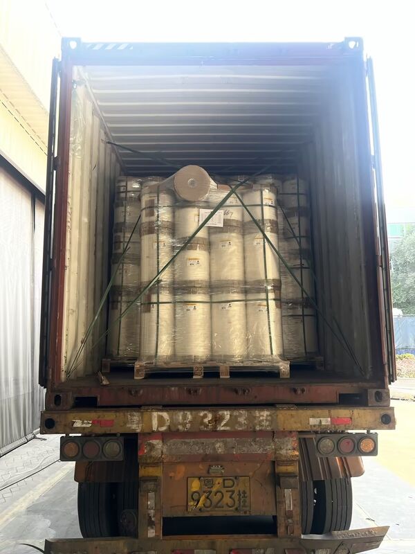 चमकदार पीईटी थर्मल लैमिनेशन फिल्म, नमी प्रतिरोधी सुरक्षा और 2200 मिमी तक चौड़ाई में कोरिया से ईवीए गोंद