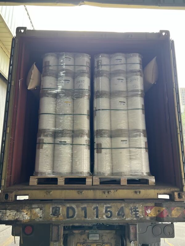 पैकेजिंग और लेमिनेशन के लिए 110°C तक की गर्मी प्रतिरोधक, रासायनिक प्रतिरोधक और चिकनी परावर्तक सतह के साथ धातुकृत पीईटी फिल्म